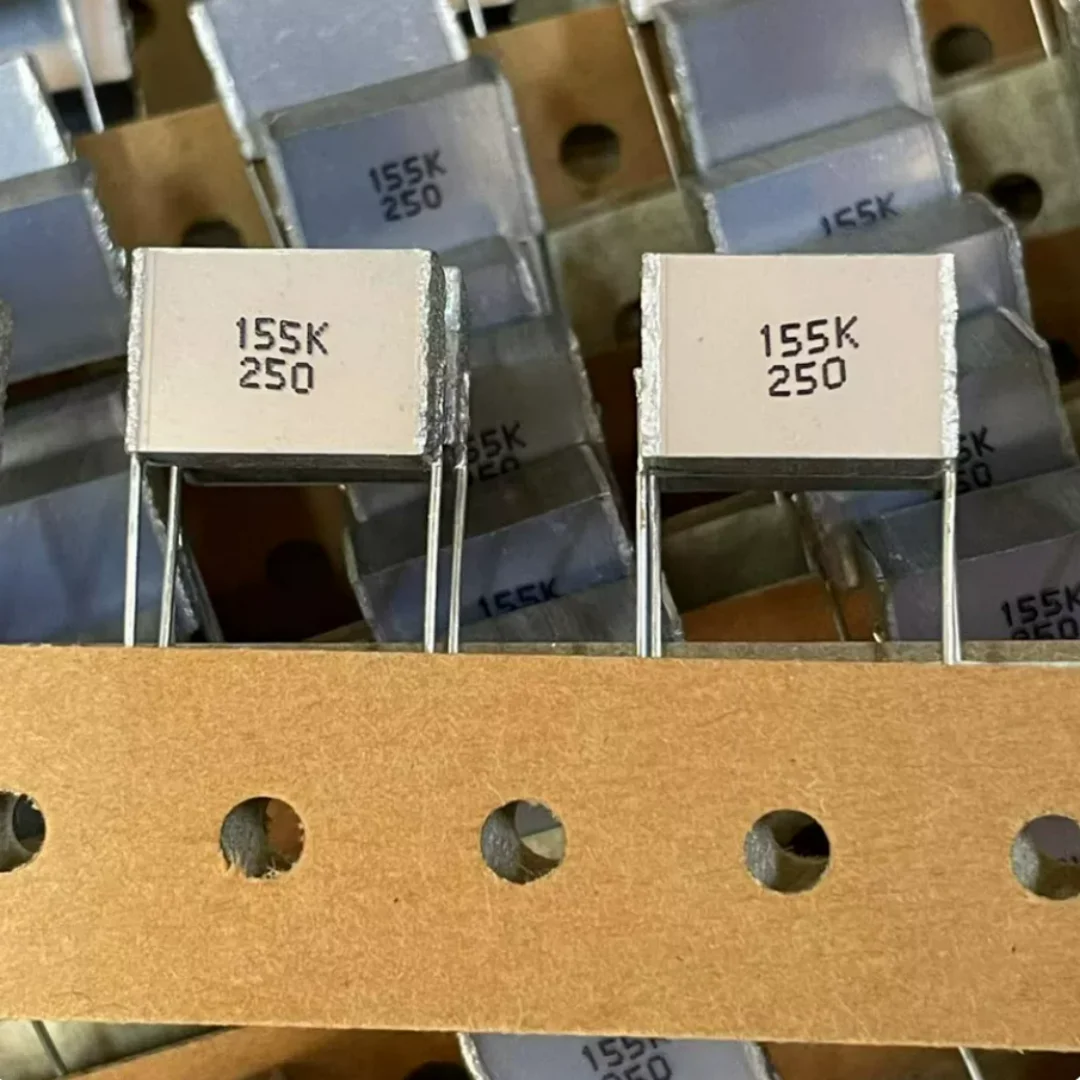 Xiamen Farad Film Capacitor C25 155K 250V P15MM Thousand-Layer Cake Coupling Non-Inductive Film Capacitor