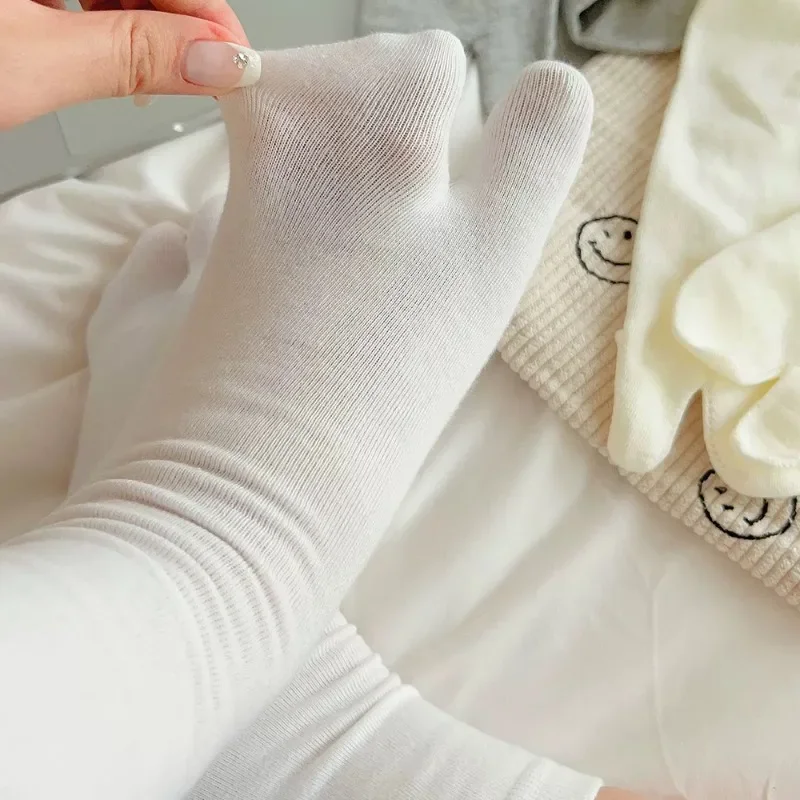 Solid Color Split Toe Socks Winter Women Girls Y2K Lolita Simple In Tube Socks Soft Comfortable Two-Toed Socks Fashion Accessory