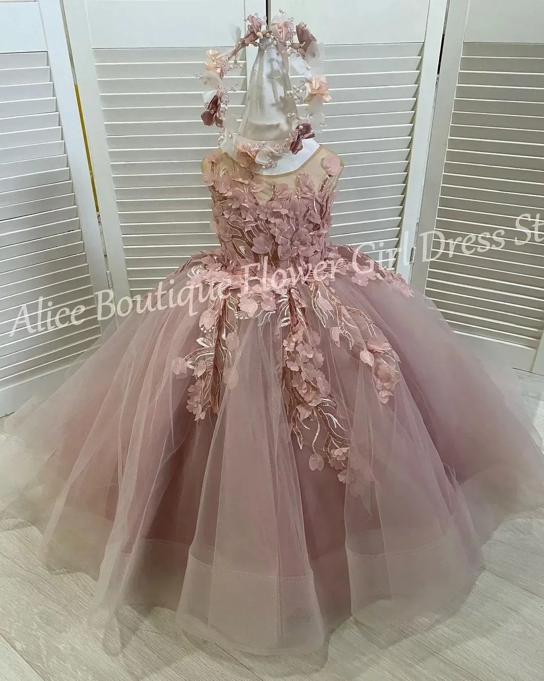 

Customized Pink Flower Girl Dress Lace Appliques Tulle Sleeveless O-Neck Dress Gorgeous First Communion Birthday Party Ball Gown