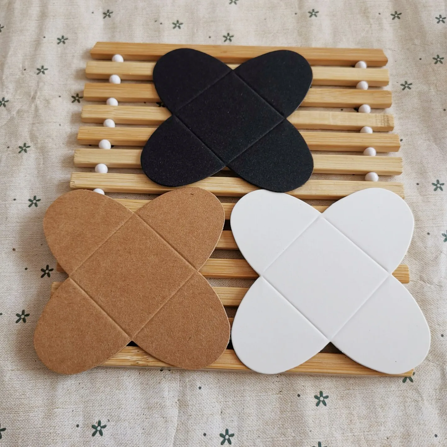 50 pçs mini bandejas de doces de chocolate de papel kraft base espaçador de chocolate pacote de cozimento para aniversário casamento chá de bebê festa decoração