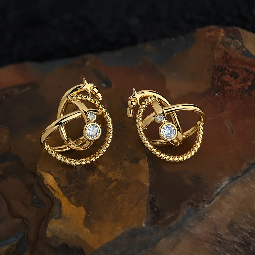 Designer Style Geometric Twisted Zircon Earrings For Women Fashion Cutout Golden Ears Accessories Jewelry Gift Casual Party Wear