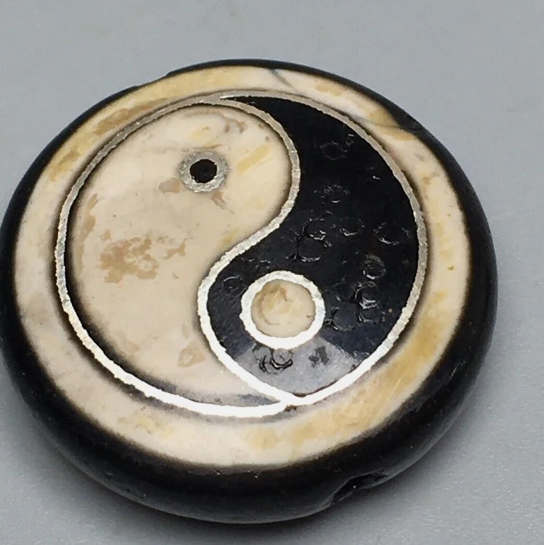 Tibetan Old Agate Dzi Eight Diagram Gilded Silver Horseshoe Bead 59mm M3205