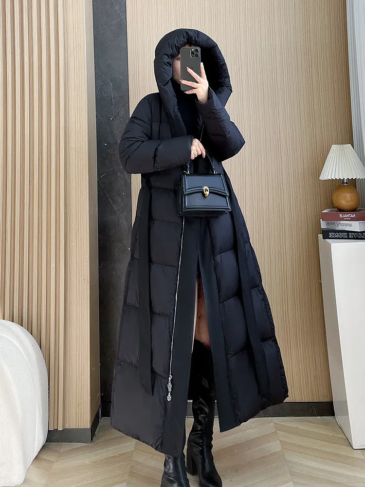 Winter New Long Style Black Down Coat Women‘s Hooded Thickened Elegant Warm Luxurious Knee Length Goose Down Parka Jacket