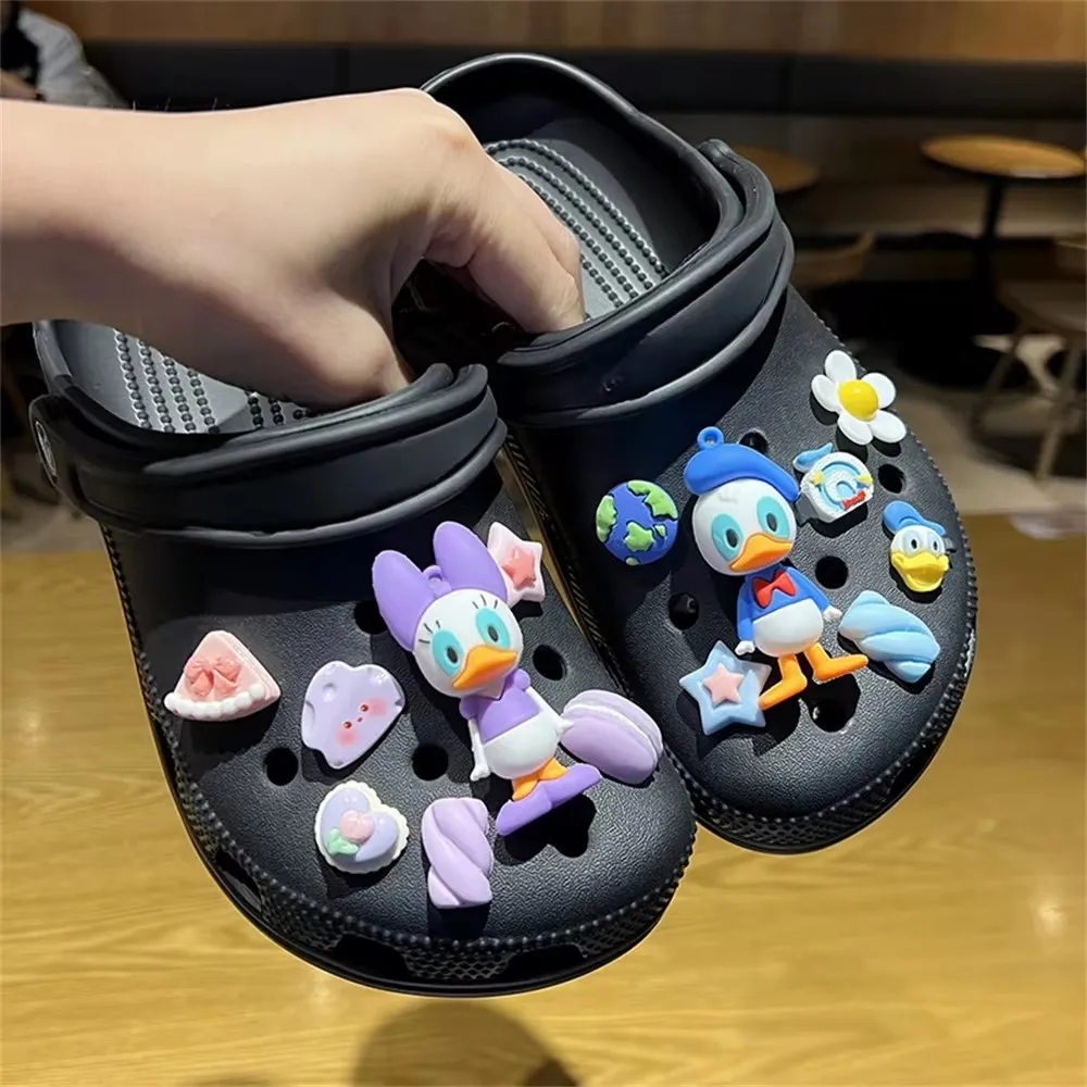 MINISO Cartoon Cute 3D Donald Duck Charm Shoes Accessories DIY Removable Building Blocks Party Gift Children's Shoe Buckle