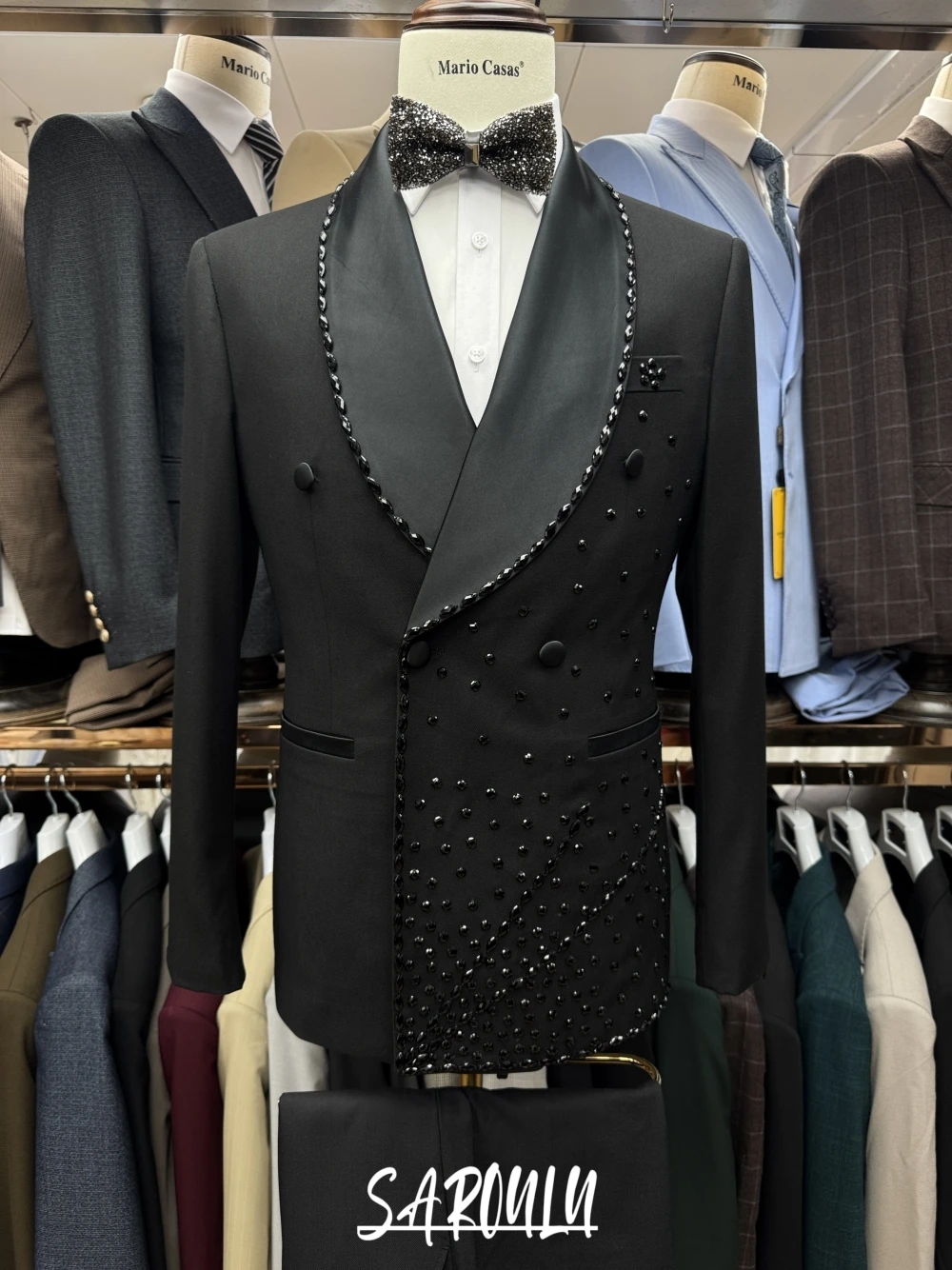 ผู้ชายสีดําชุด 2 ชิ้นผ้าฝ้าย + กางเกงสีดําคริสตัลหรูหรางานแต่งงาน Tuxedos เสื้อที่กําหนดเองอย่างเป็นทางการเสื้อกางเกง
