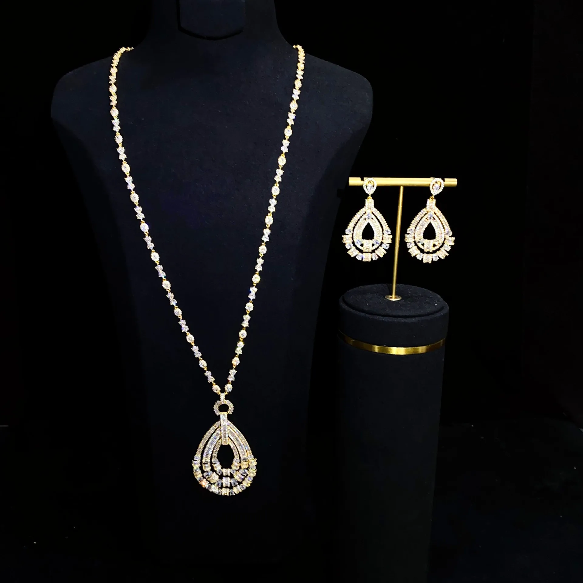 

Luxury UAE Dubai Bridal Jewelry Set For Women Wedding Party Nigerian African 2pcs Long Chain Drop Necklace Full Set