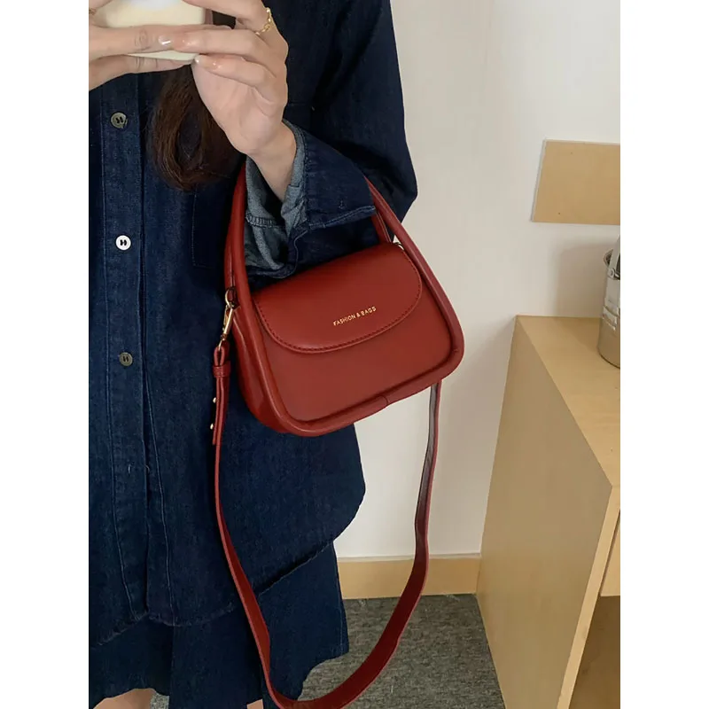 Mini Texture Red Handbag Korean Version Simple Wind Square Crossbody Bag Women 2023 Autumn Winter New Fashion Pop Underarm Bag