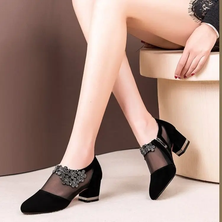 2023 New Crystal Flower Mesh Woemn Sandals Lace Low Heel Summer Women Casual Sandals Size 35-43 Breathable Comfortable Shoes