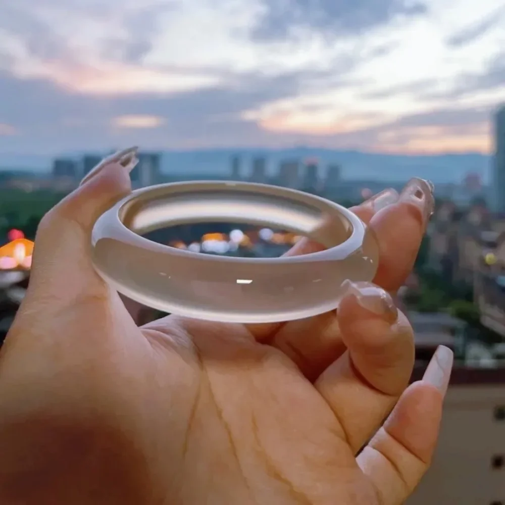 

High ice agate bracelet natural horse material chalcedony bracelet ice transparent white moonlight champagne gold jade bracelet