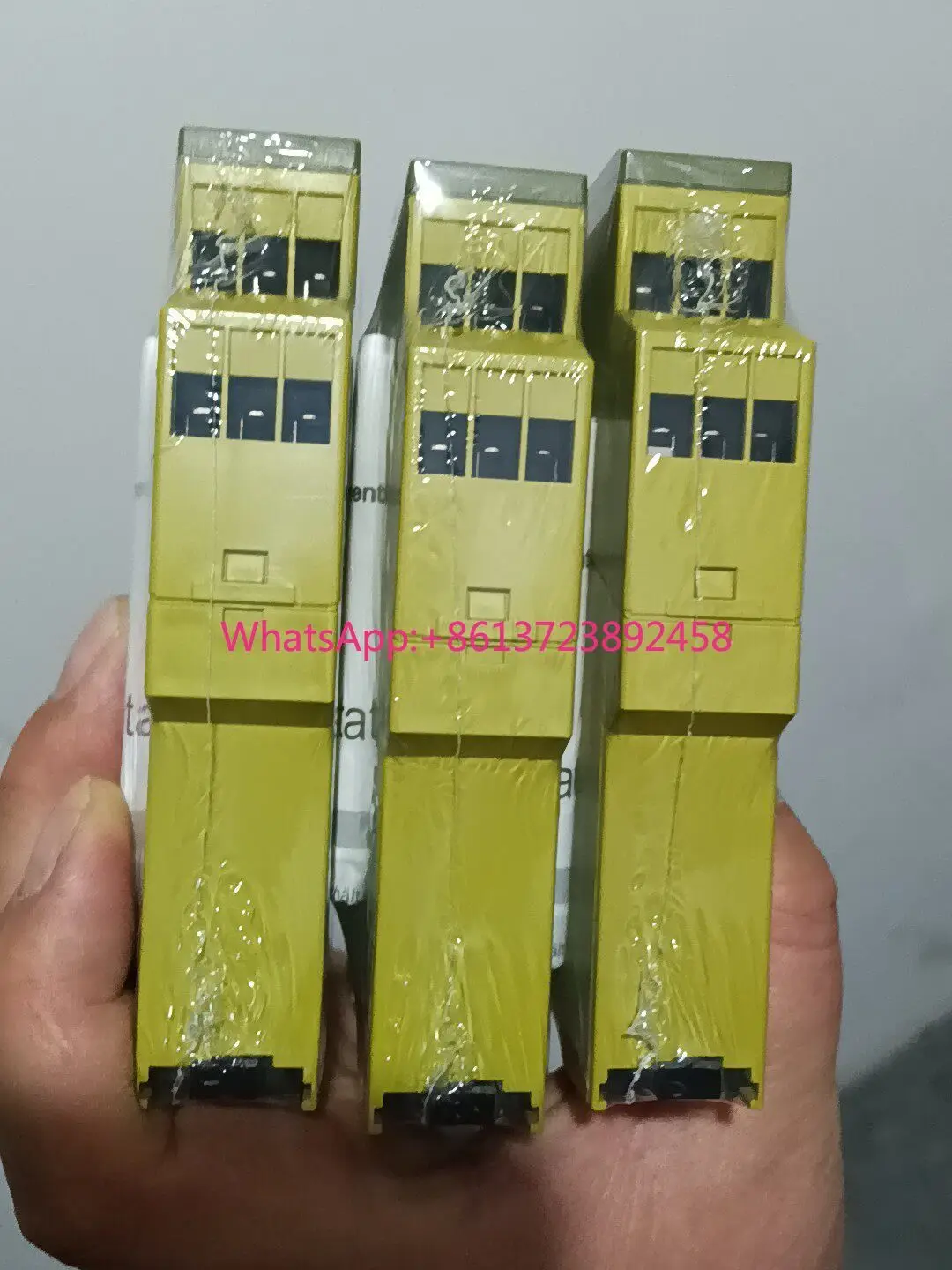 839415 pilz safety relay S1MN in stock
