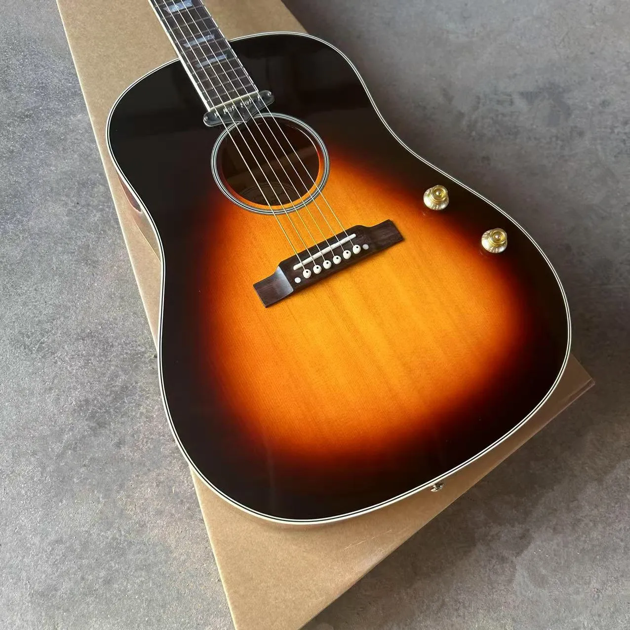 

New Acoustic Guitar,40 Inch,Bone Nut&Saddle,Solid Spruce Top,Hollow Body Guitar,Tuning Strings before Shipping