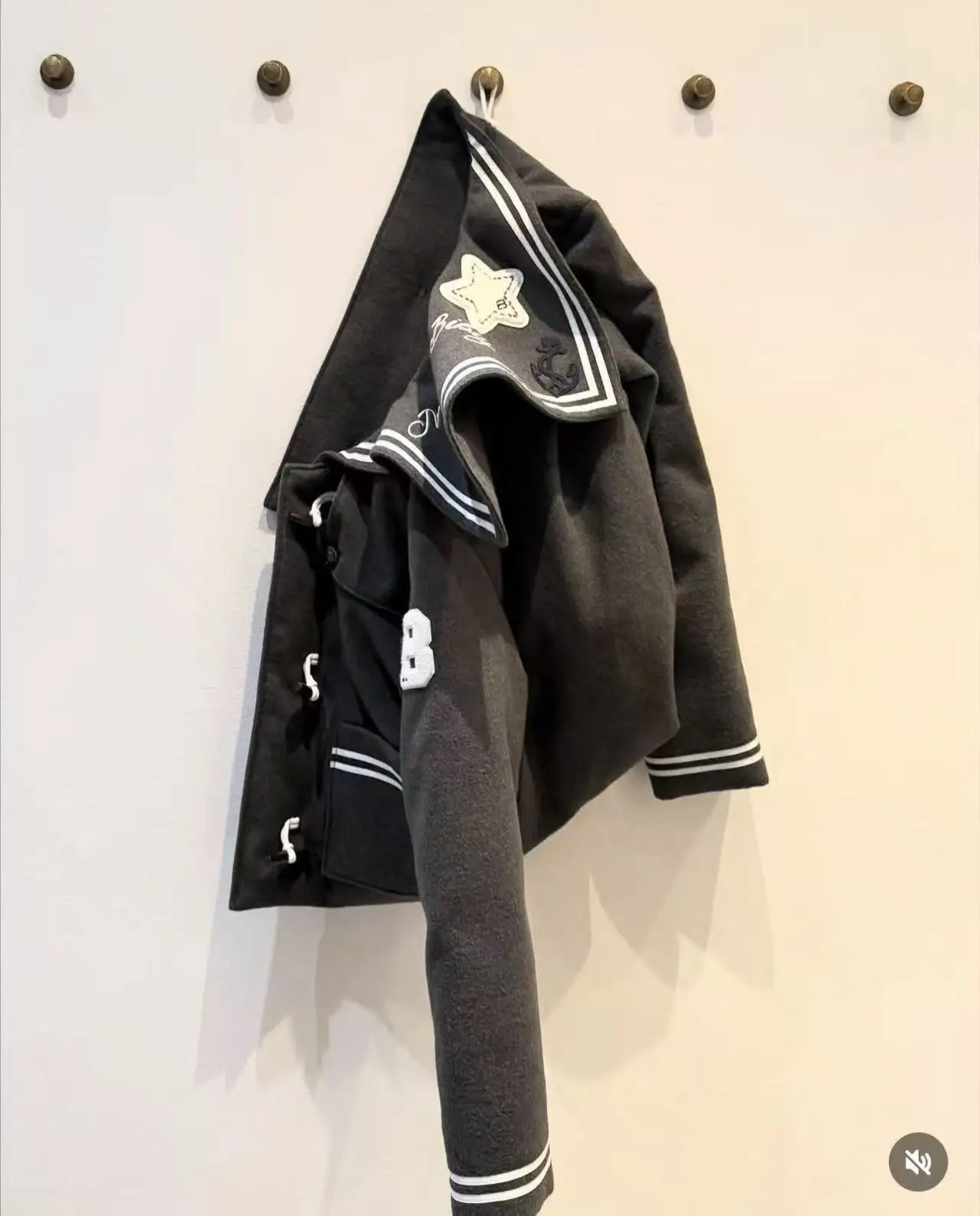 

Куртка-пальто женская Bibi в студенческом стиле, темно-синяя, на пуговицах, с круглым вырезом, теплая, плотная, с длинными рукавами