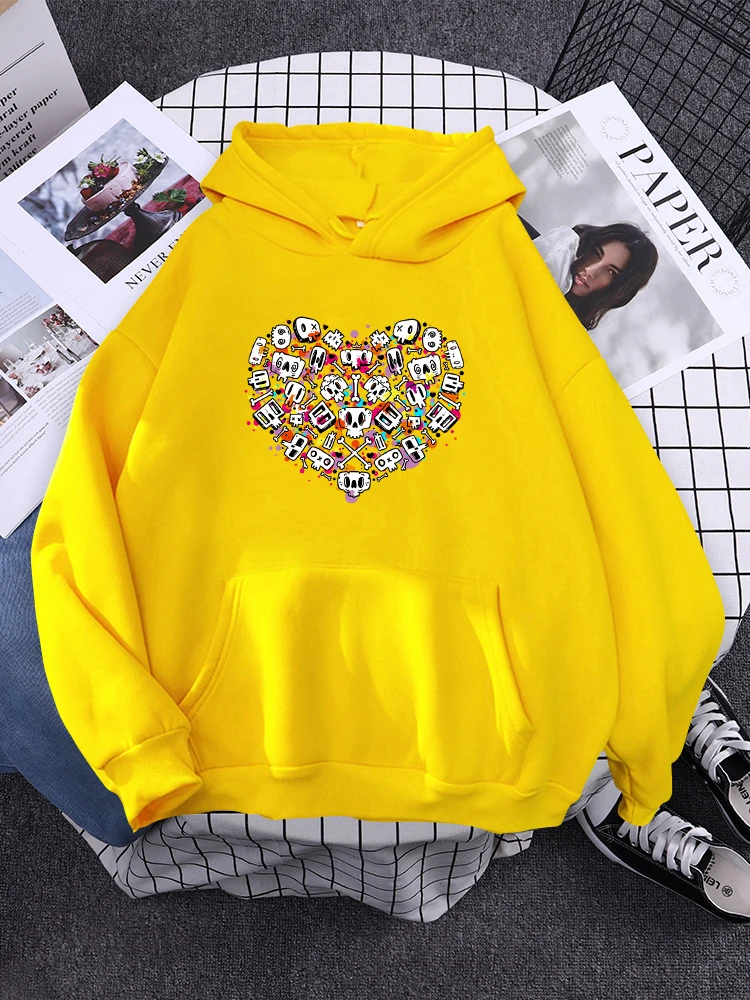 Een Hart Samengesteld Uit Kleine Skeletten Streetwear Vrouwelijke Tekenfilms Harajuku Hoodie Street Fashion Pullover Losse Zak Vrouw Hoody