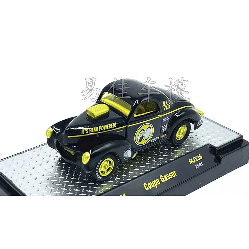 M2 Diecast Alloy 1/64 1941 Willys Coupe Gasser Vintage Car Model Black and Yellow Collection Static Display Ornament Toy Gift