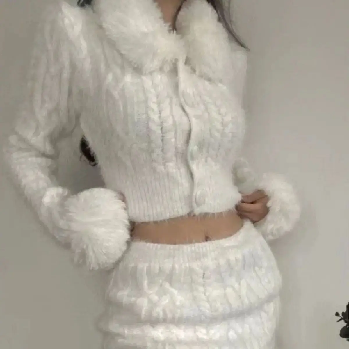 

Hot Girl Style Knitted Skirt Suit Women 2024 Autumn Winter New Short Long-Sleeved Fur Collar Sweater Super Two-Piece Set