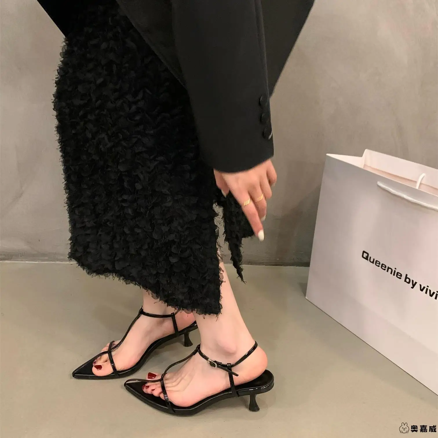 

Silver Roman Style High Heel Sandals Women's Shoes Thin Strap Fashionable Knot Buckle Low Cut PU Lined Glue Adhesive Rubber Sole