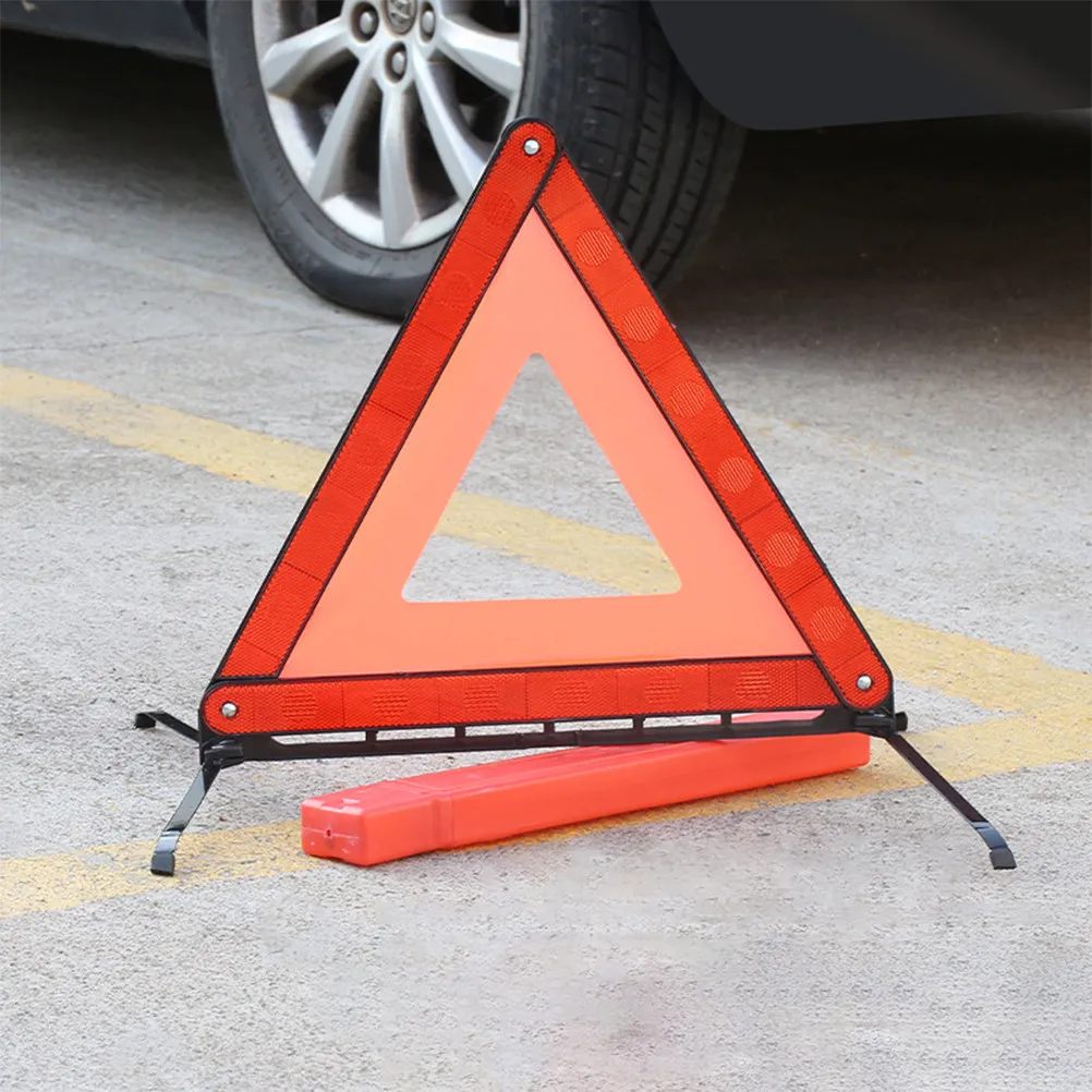 

Складной светоотражающий аварийный знак-треугольник с усиленной светоотражающей конструкцией и металлическими заклепками для использования на дорогах