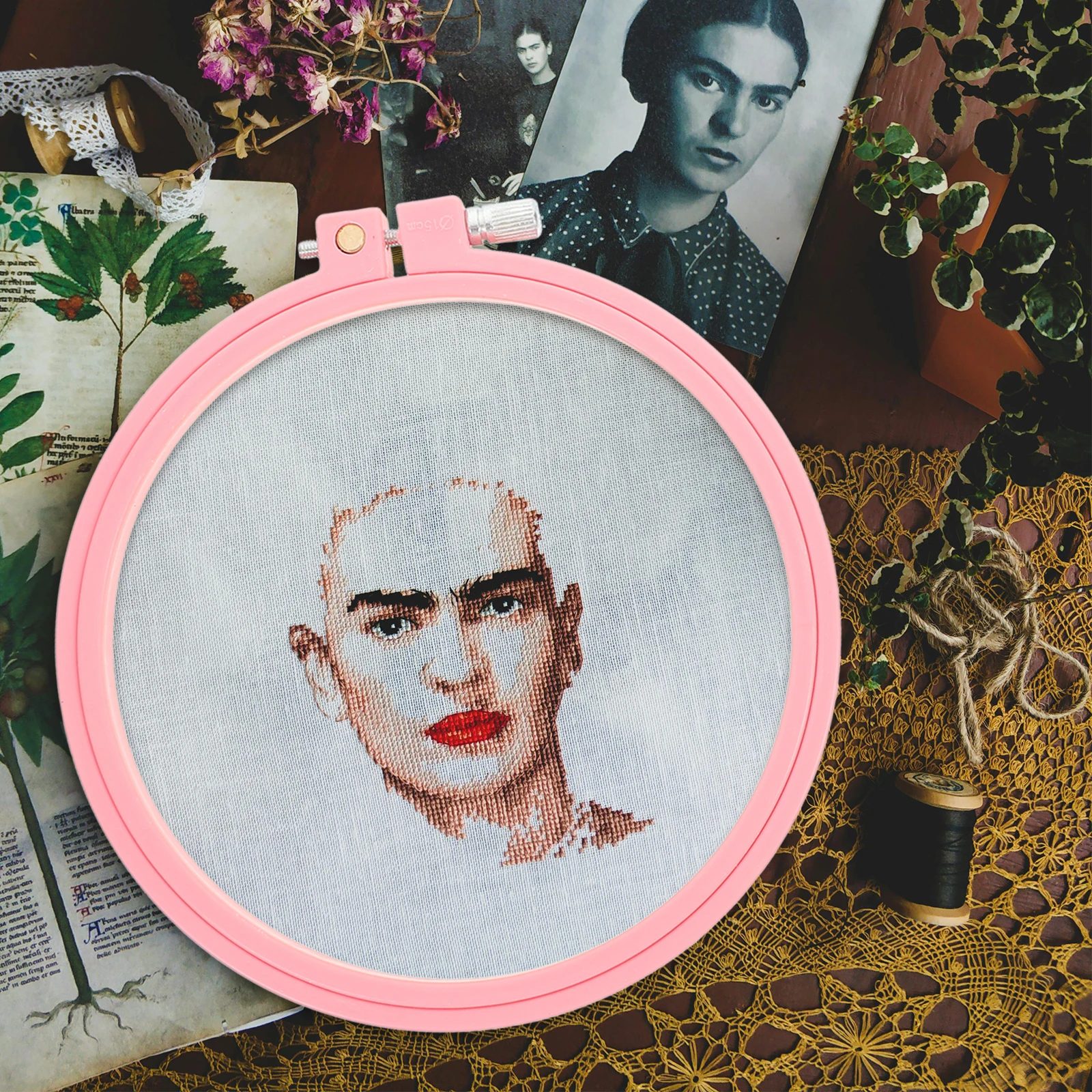 

4 PC Cross Stitch Embroidery Frame Tool Circle Hoops Adjustable Craft Accessories and Supplies Loop Needlework