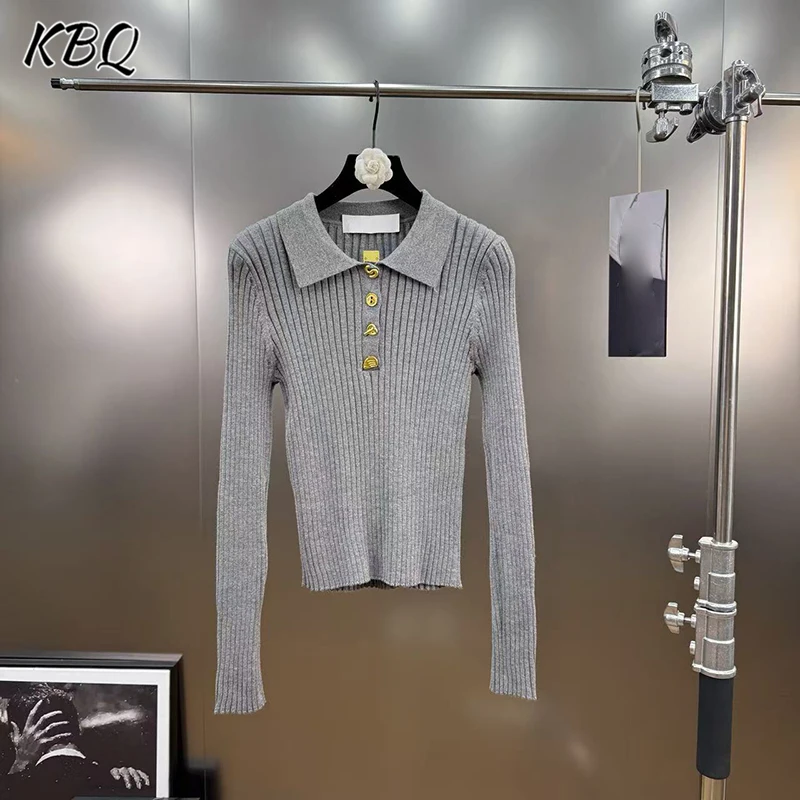 

KBQ однотонные свободные повседневные футболки на пуговицах для женщин, круглый вырез, длинный рукав, минималистичный шикарный французский вязаный свитер, женский