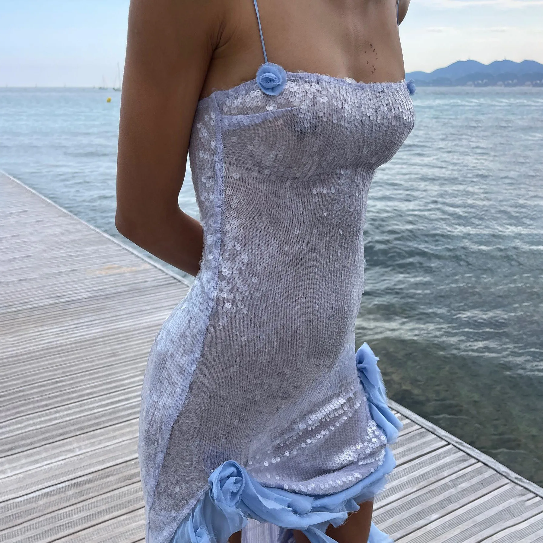 2025 nuevo púrpura claro lentejuelas pura borde con volantes flor tridimensional dobladillo deshilachado correa de espagueti vestido largo vestido de noche delgado