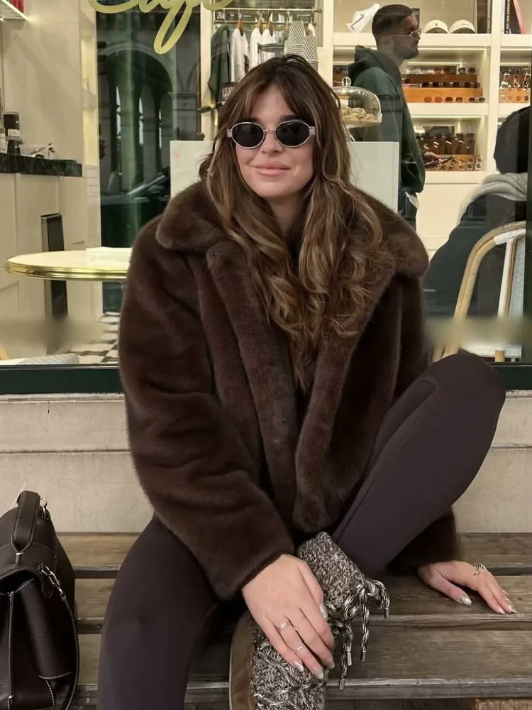 HH Frau Mode Revers Lange Ärmel Einreiher Tasche Dekoration Solide Kurzen Mantel Weibliche Beiläufige Dünne Faux Pelz Effekt Mantel