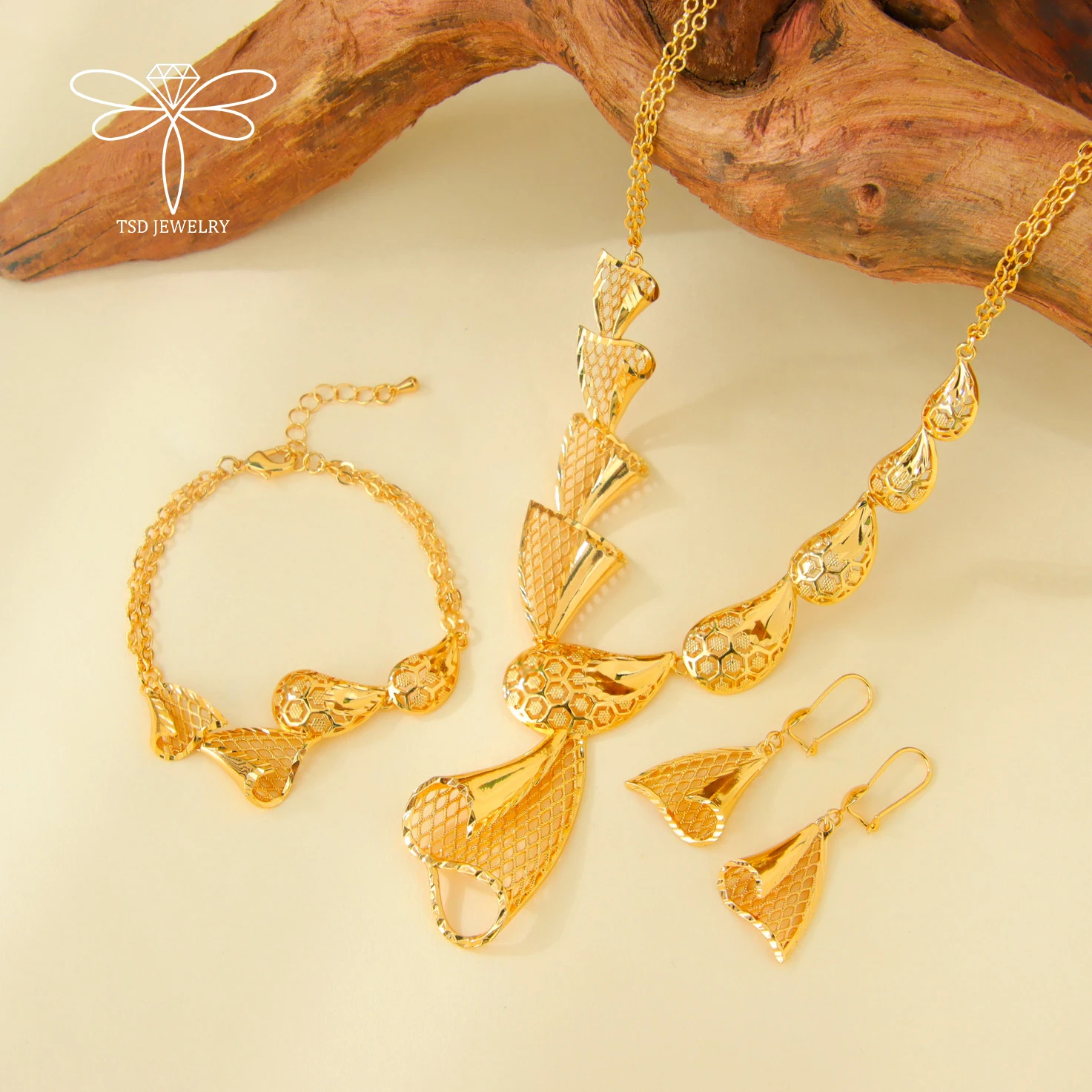 Dubai Premium vergoldetes Schmuckset, 21 Karat vergoldet, arabische Brauthalskette, Armband, Ohrringe, marokkanische Damen-Vintage-Schmuck – Detail 6