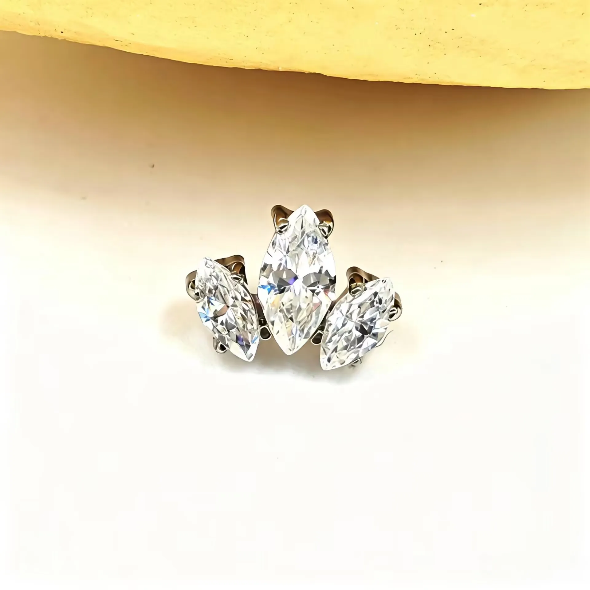 ASTMF136 Titanium Labret Stud Internal Thread Ear Studs Butterfly Horse's Eye snowflake Zircon Tragus Cartilage Piercing Jewelry