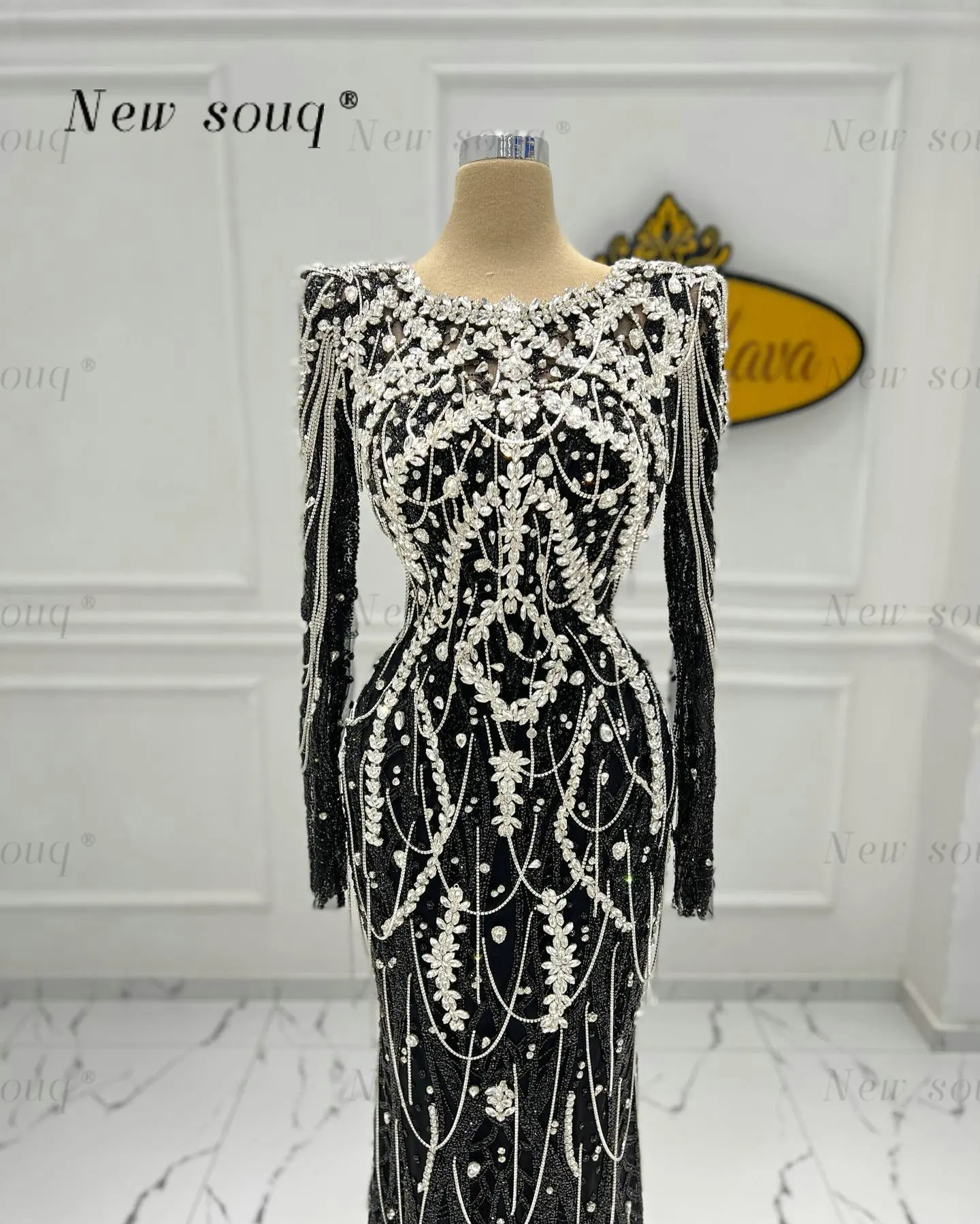 Dubai Arabic Black Muslim Long Sleeves Mermaid Evening Dresses Embellished with Silver Crystals Vintage Formal Party Gowns