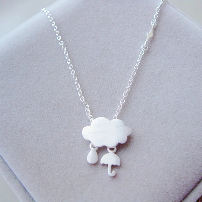 925er Sterlingsilber-Schmuck, koreanische weibliche Modelle, modische Wolken, Wettertropfen, gebürstete Schlüsselbeinkette, Halsketten XL018