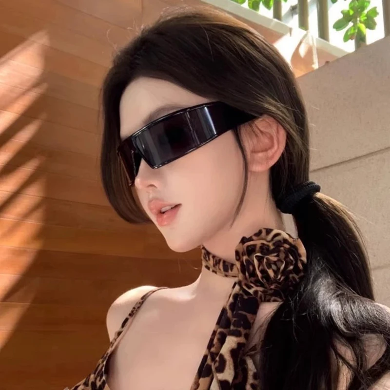 

New Trendy Y2K Vintage One Piece Arc Rectangle Black Sunglasses Women High-end Anti-ultraviolet Sexy Driving Shades Men Eyewear