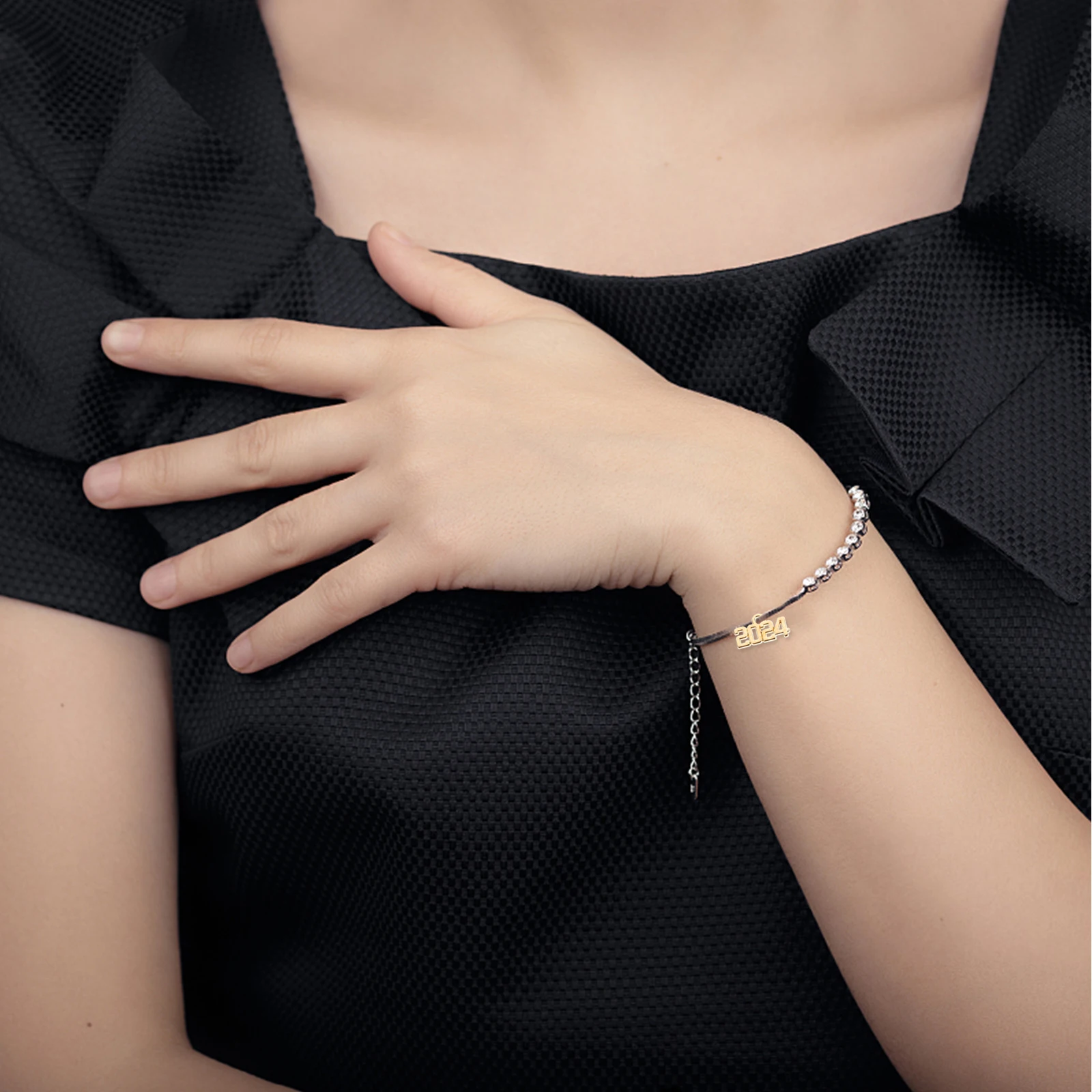 

100 шт. цинковый сплав 2024 цифры подвески подвески DIY изготовление ювелирных изделий Выпускные аксессуары для рукоделия ожерелье браслет брелок