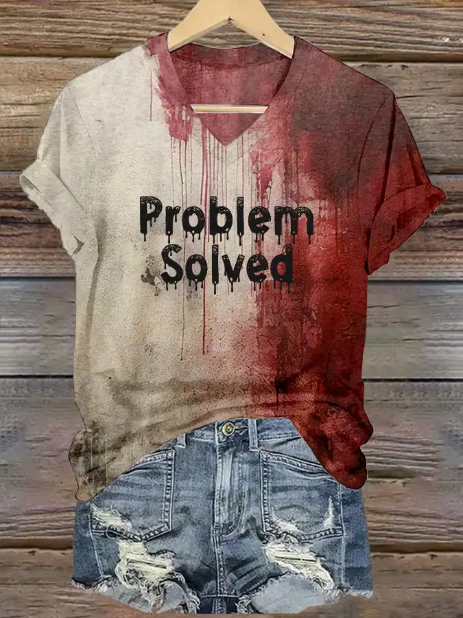 T-shirt con scollo a v con stampa di Halloween con problemi di sangue da donna