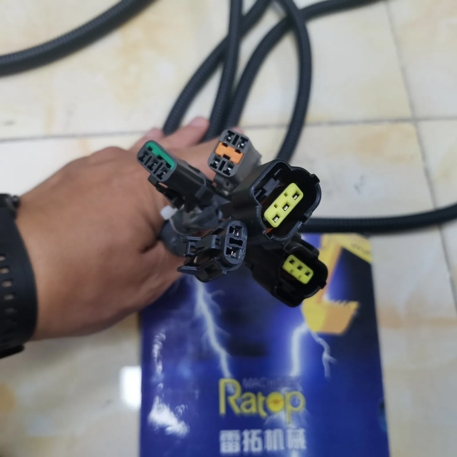 

Durable 4449447 Excavator Hydraulic Pump Wire Harness for ZAX200 ZAX225 ZAX230 ZAX270 Heavy-Duty Equipment Wiring Harness