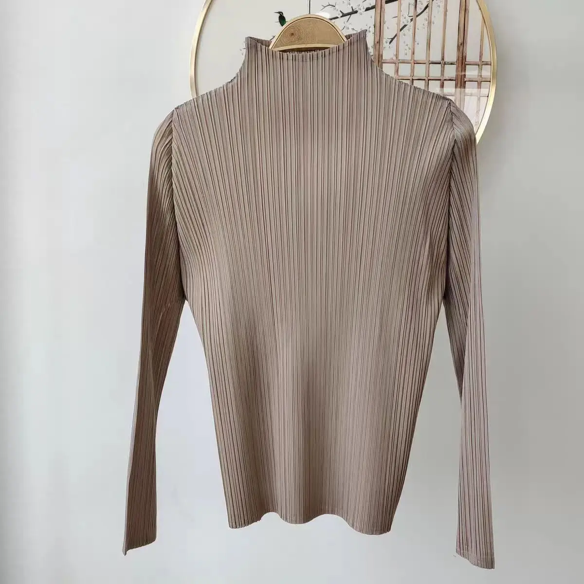 مياكي أضعاف 2025 الربيع والخريف تصميم يشعر أضعاف قمة المرأة موضة بسيطة قابلة للطي تنوعا سليم تي شيرت بكم طويل