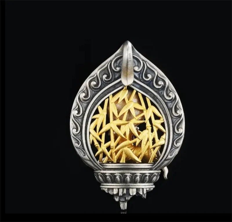 Blessing Avalokitesvara Bodhisattva Pendant For Men Jewelry Retro Relief Lotus Throne Buddha Necklace Male Choker Accessories