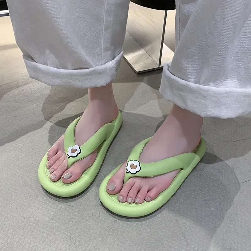 

Women's Slippers 2025 Hot Selling Indoor Solid Color Clip Toe Slippers Outdoor Fashionable Casual Comfortable Women's Sandals
