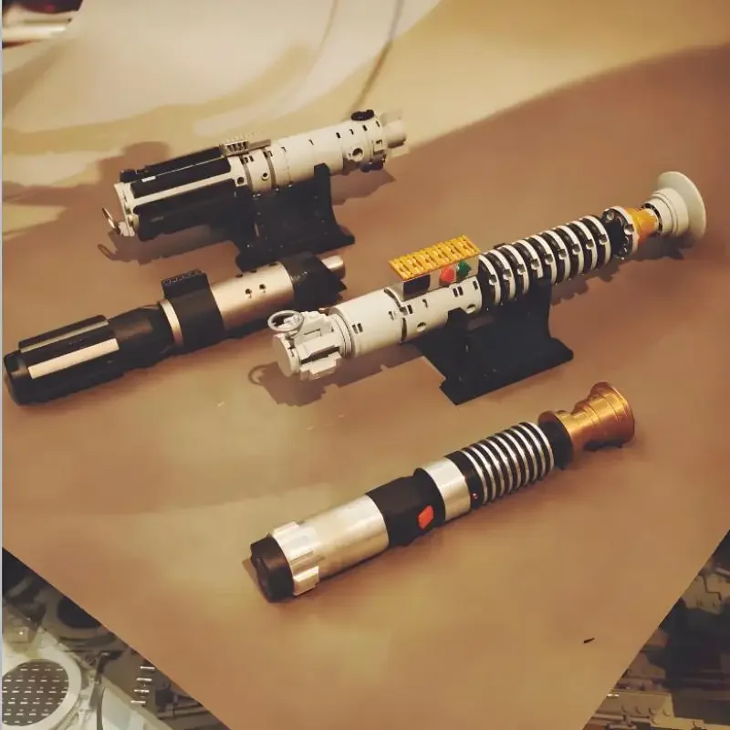 متوفر 147 قطعة Moc-40730 Luke Skywalkers Lightsaber حروب الفضاء الطوب نموذج لتقوم بها بنفسك مجموعة اللبنات للأطفال لعب الكبار الهدايا