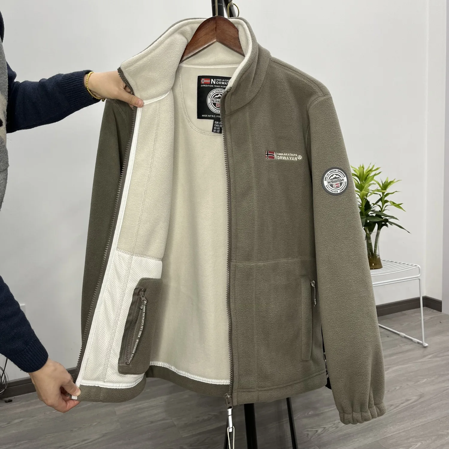 Winter Wool Jacket Men's Mountaineering Double-layer Thick Pocket Jacket Outdoor High Neck Windproof Skiing Sweatshirt Jacket Me