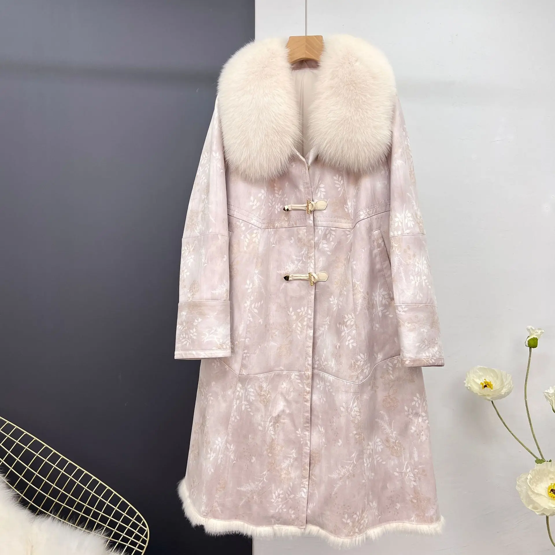 Haining fur coat, fur collar, rabbit fur coat, women's mid to long style with loose button print