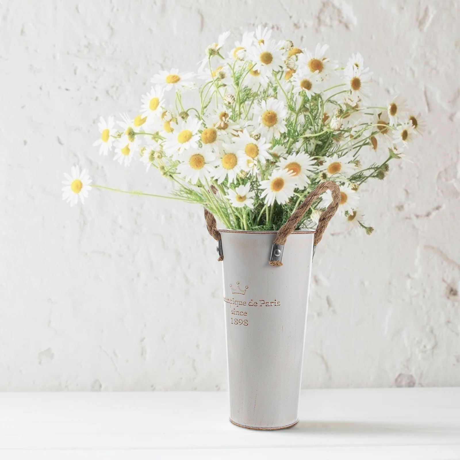 

Iron Flower Arrangement Pot Vintage Rustic Farmhouse Plant Vase for Home Garden Decoration Indoor Outdoor Metal Flower Container