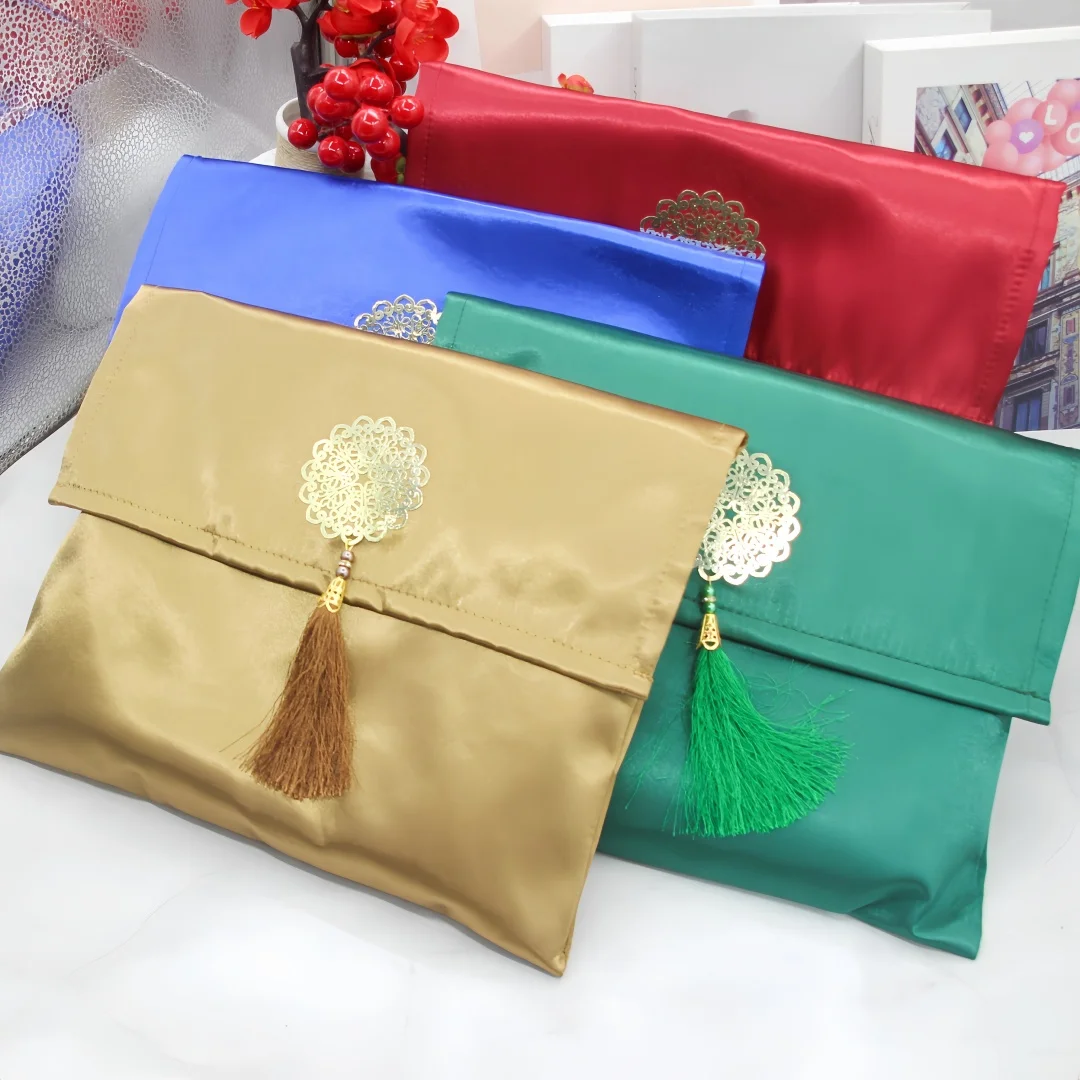 Xintianfang Chenille Printed Bag Prayer Rug, Integrated Imitation Silk Storage Bag, Prayer Mat and Rosary Portable Prayer Set