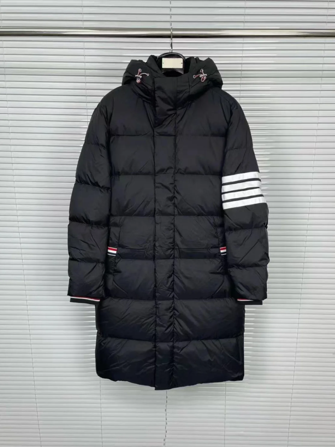 Hiver Thiened 90% blanc Du vers le bas à capuche Jaet mi-long quatre rayures grande taille vêtements d'extérieur amples manteau à la mode pour femmes