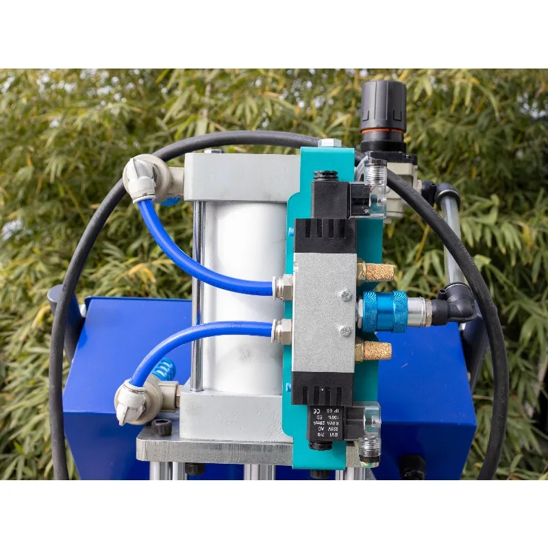 Closed Cell/Open Cell Polyurethane PU And Polyurea Spraying Foam Insulation Machine CNMC-HP10 For Wall Insulation And Roof Spray