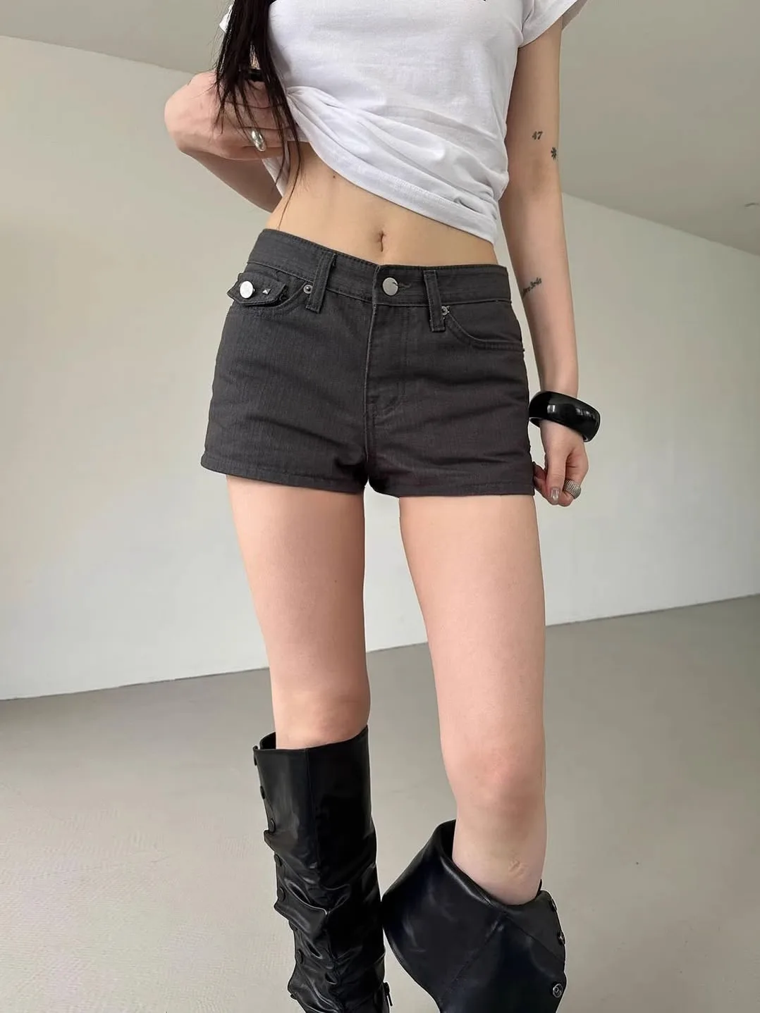 Street Sle Retro SEI Super ort Jeans mit niedriger Taille, Nieten-Design, schlankmachende, persönliche Flip-Cover, lässige Jeans mit geradem Bein