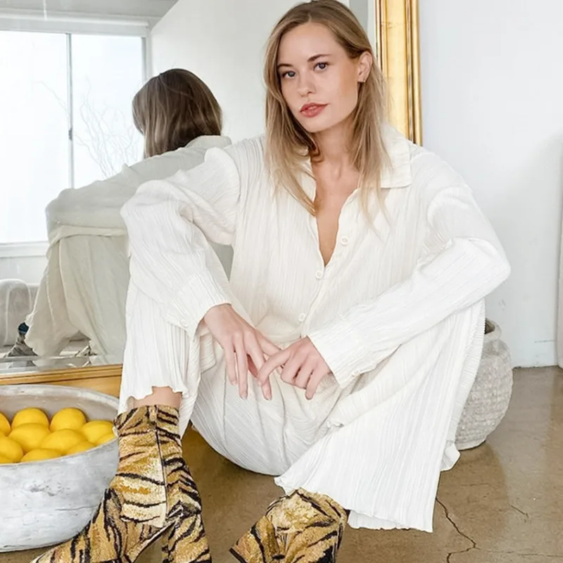 2025-pigiama-a-pieghe-moda-estiva-set-top-europei-americani-pantaloni-pigiama-larghi-seta-ghiacciata-comodo-abbigliamento-casual-da-donna