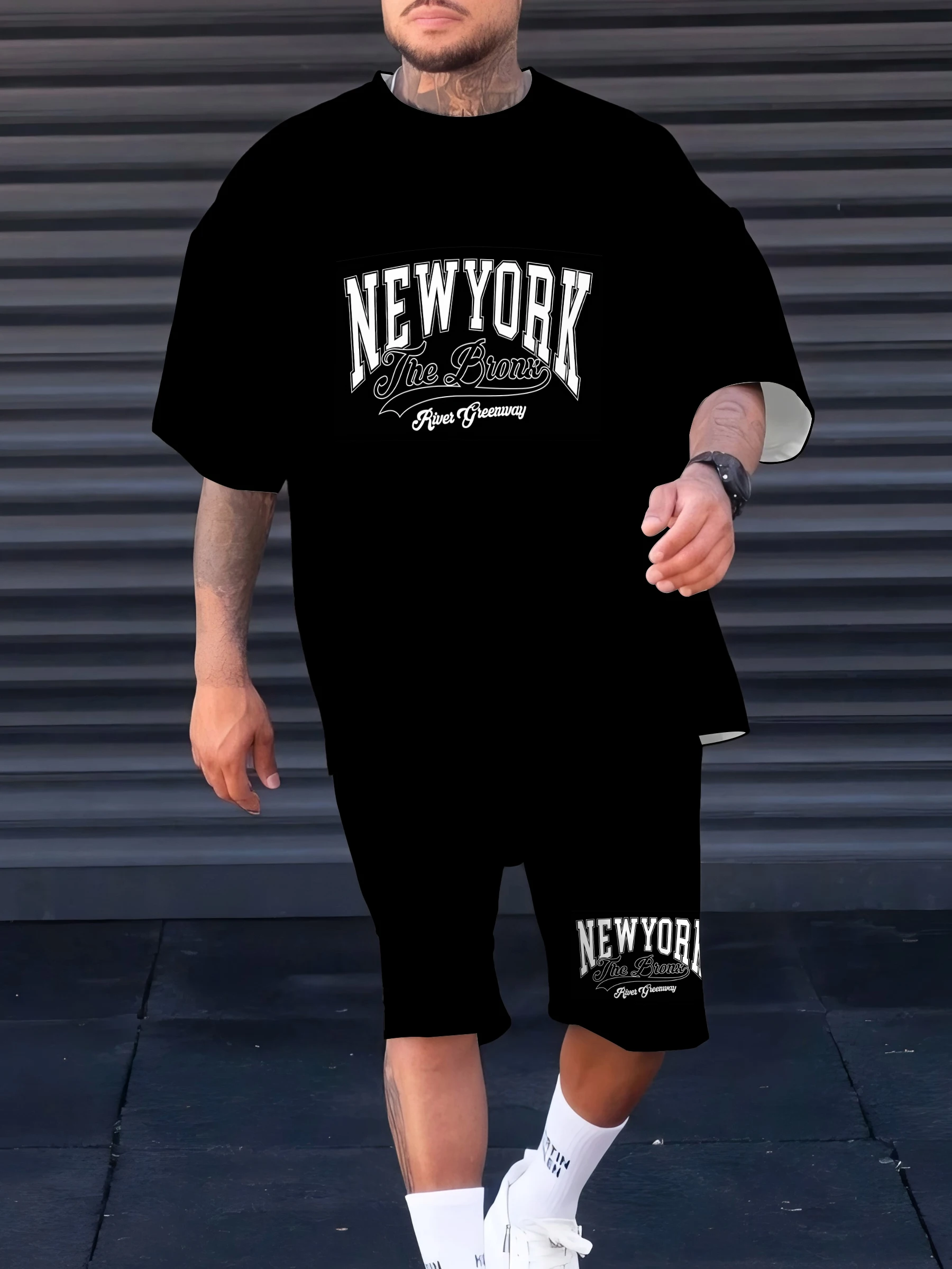 Setelan pria baru musim panas 2025 dengan cetakan huruf untuk pakaian luar ruangan kasual dan modis