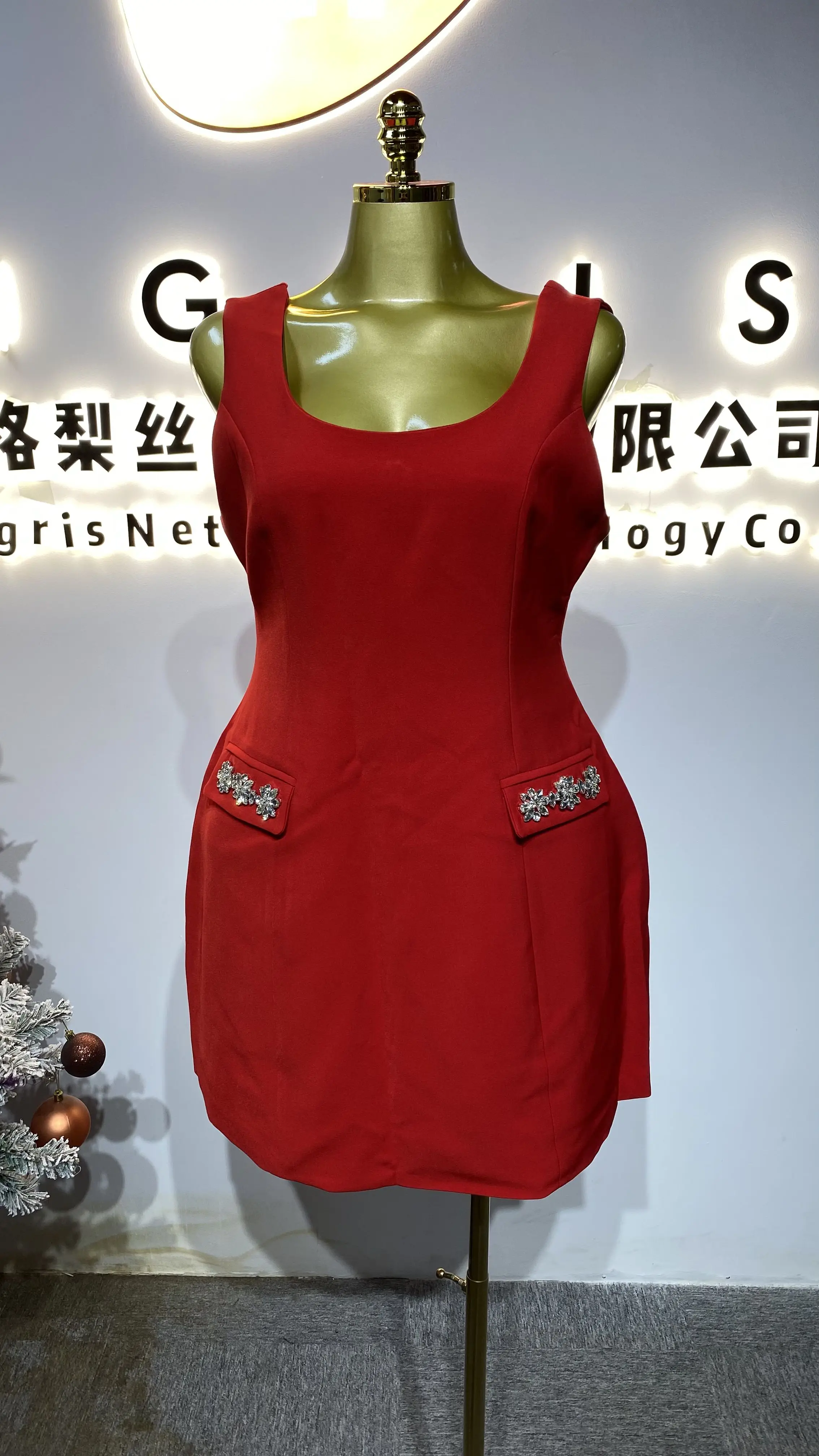 

Women's sleeveless vest dress, square neck, shoulder straps, backless mini dress-GZXX245