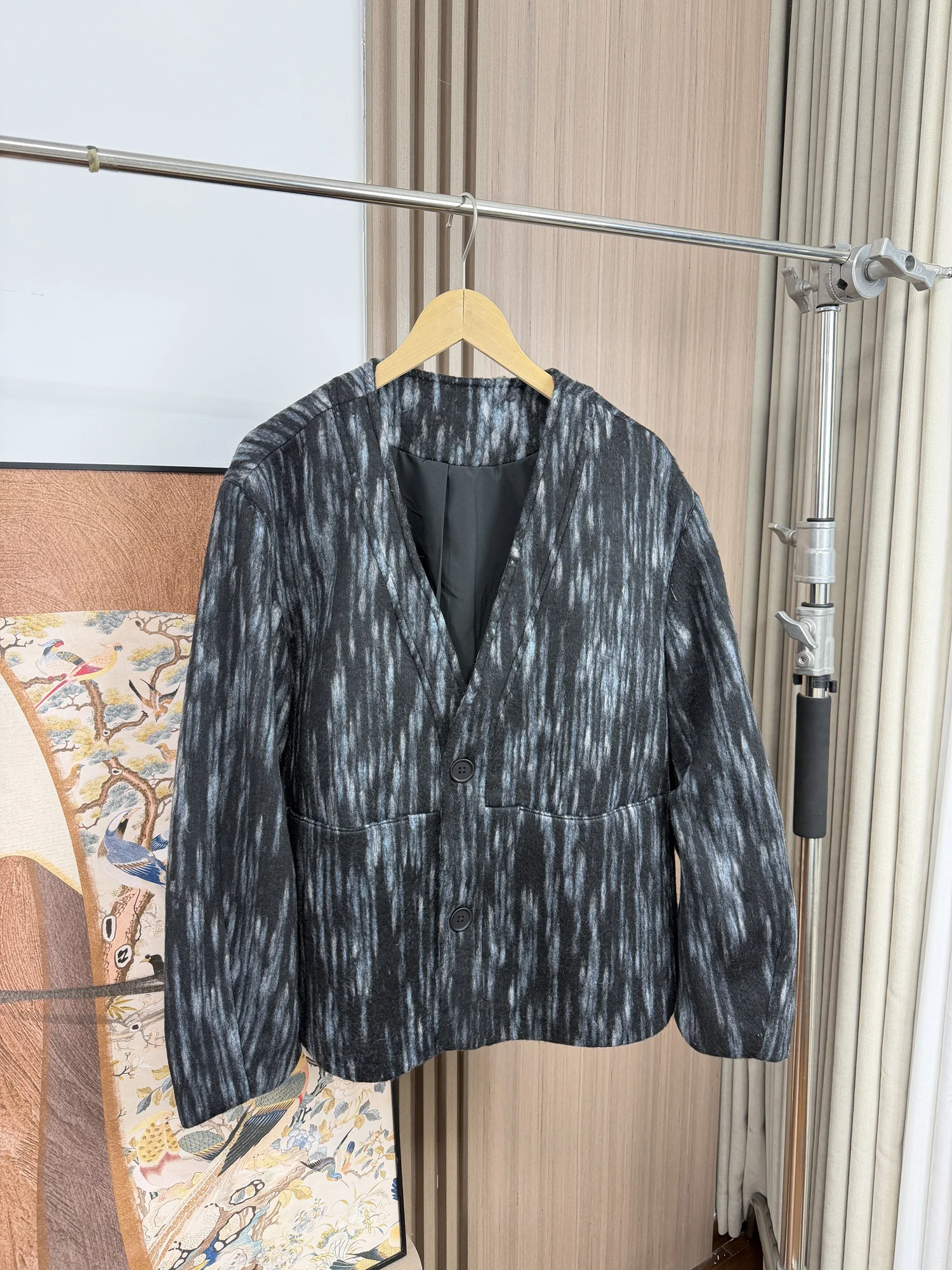 

Loose Casual V-Ne Long Sve Men's Cardigan Coat Spring Season Abstract Embroidery Design Comfortable Elastic Fabric Jaet