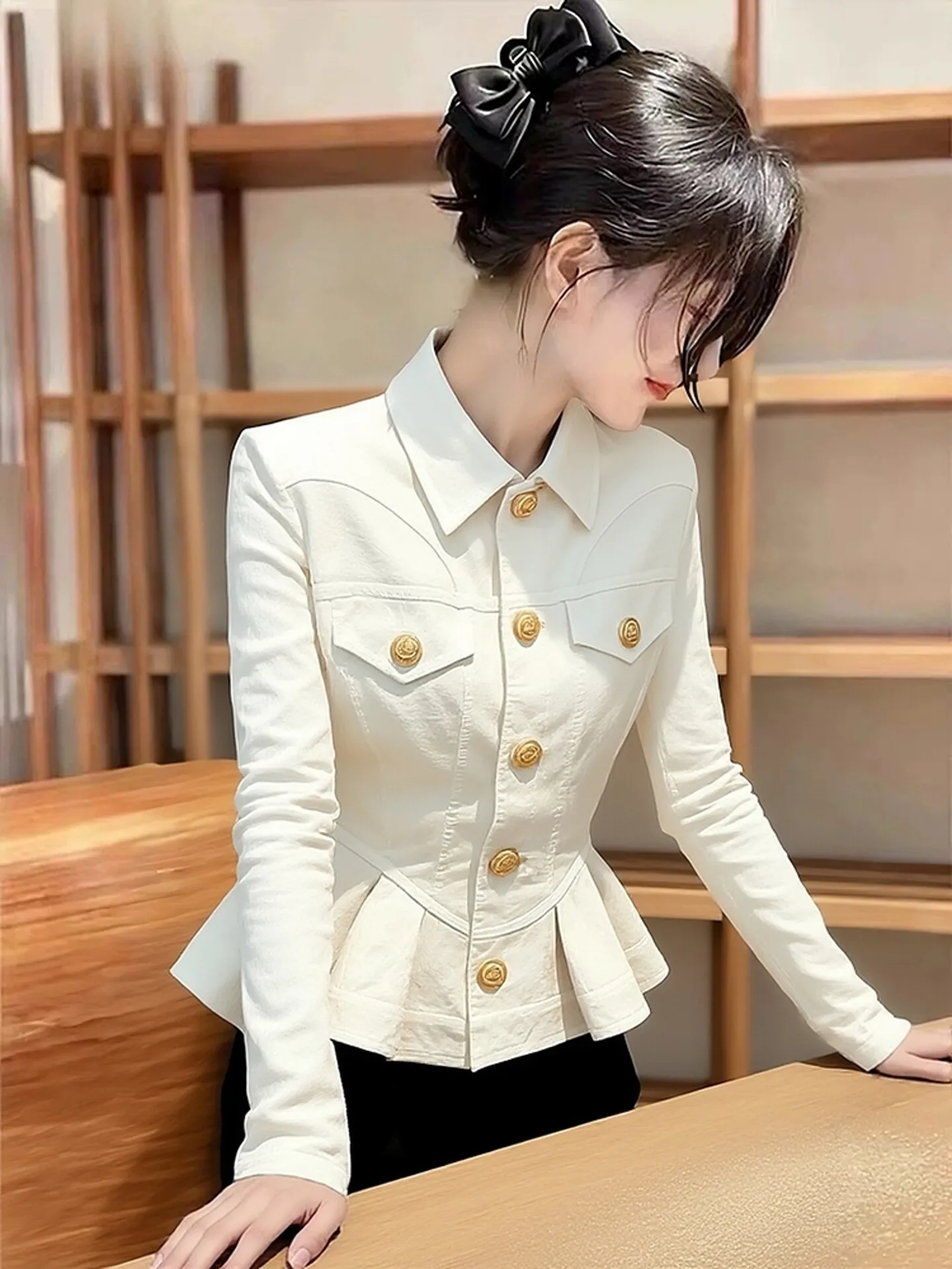 

Elegant Collar Waist-Cut Long Sleeve Shirt Women's Fashionable Simple Match All Spring 2026 New Style Commute Wind