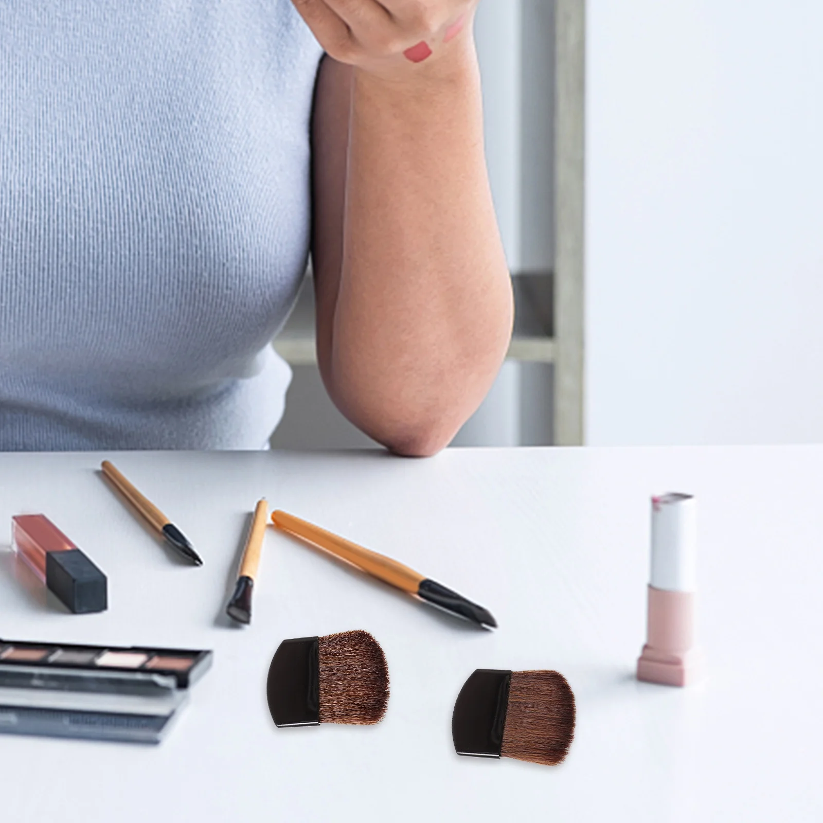 4 個の小さなメイクブラシセットチークパウダーフェイスハイライターブラシツール女性のための日常使用メイクアップチークメイクアップ用